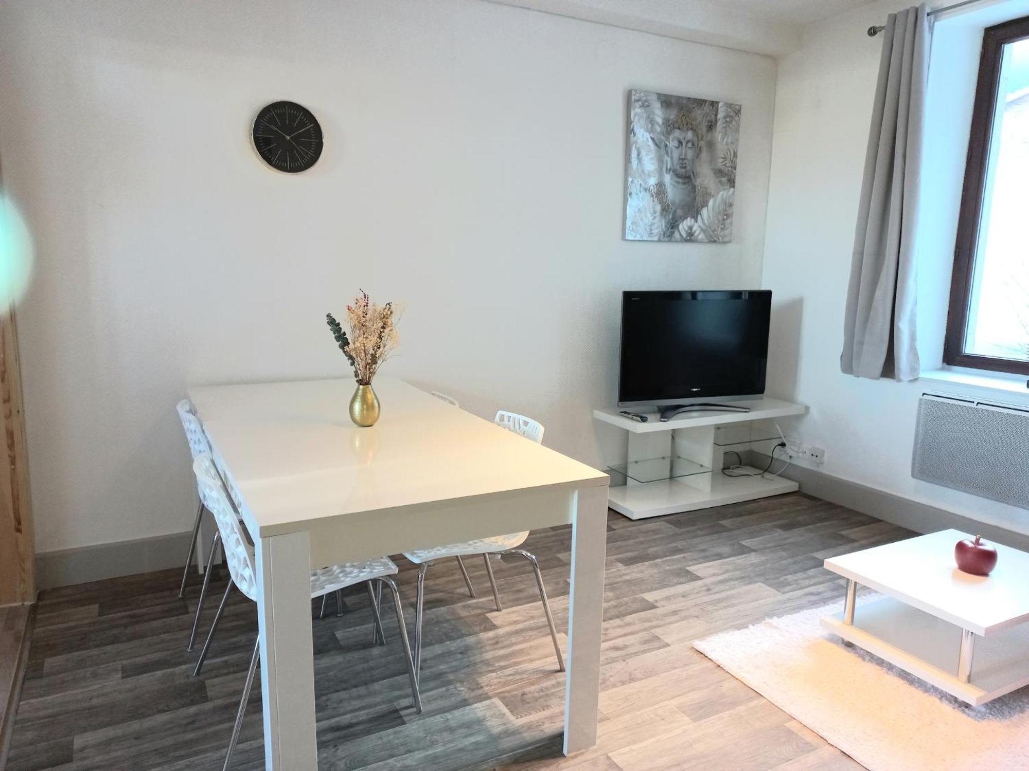 Appartement Les Iris, Au Calme, Proche Du Centre 勒米尔蒙 外观 照片