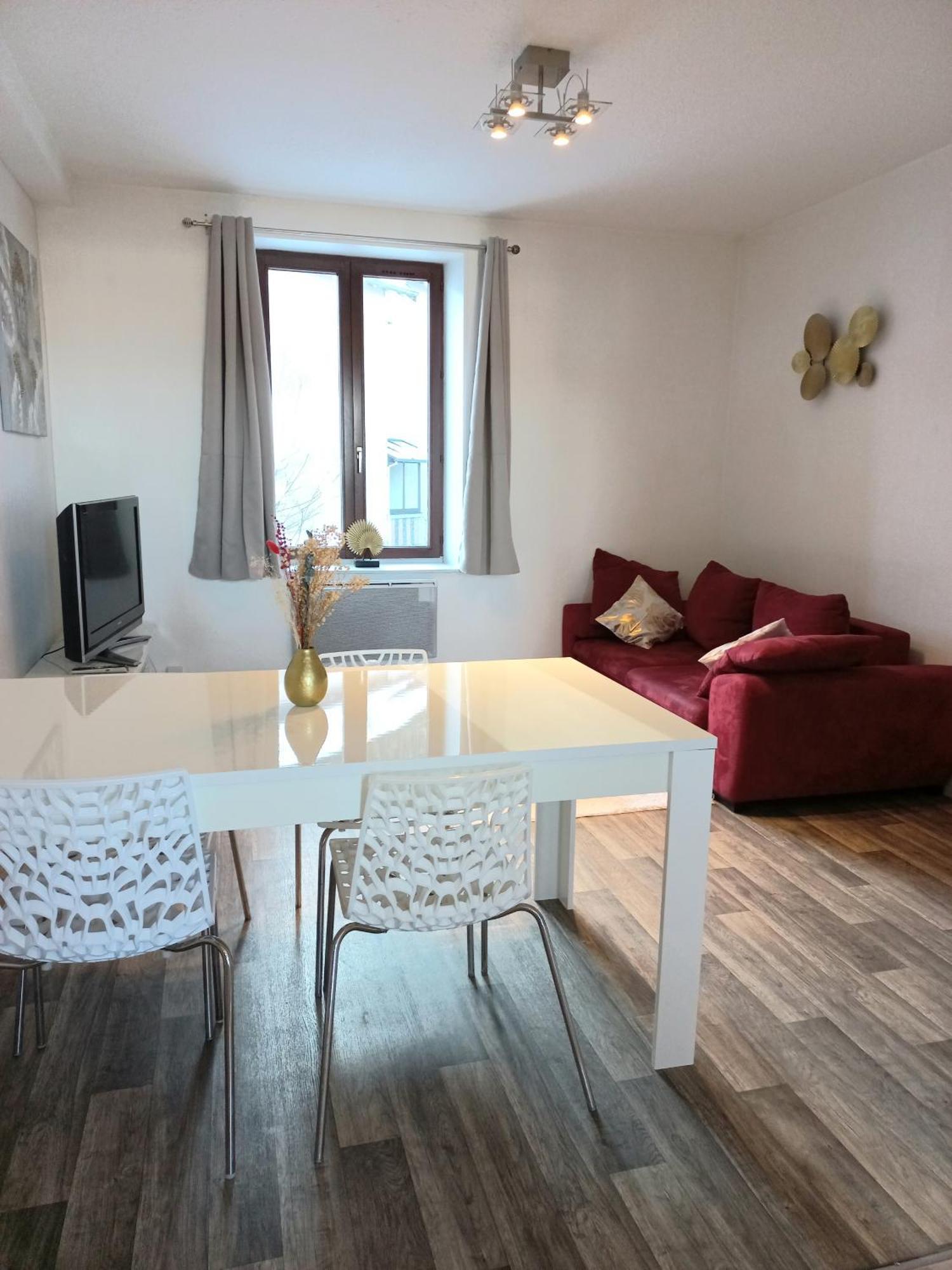 Appartement Les Iris, Au Calme, Proche Du Centre 勒米尔蒙 外观 照片